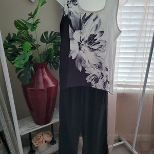 2pc black and white abstract floral print outfit NWOT